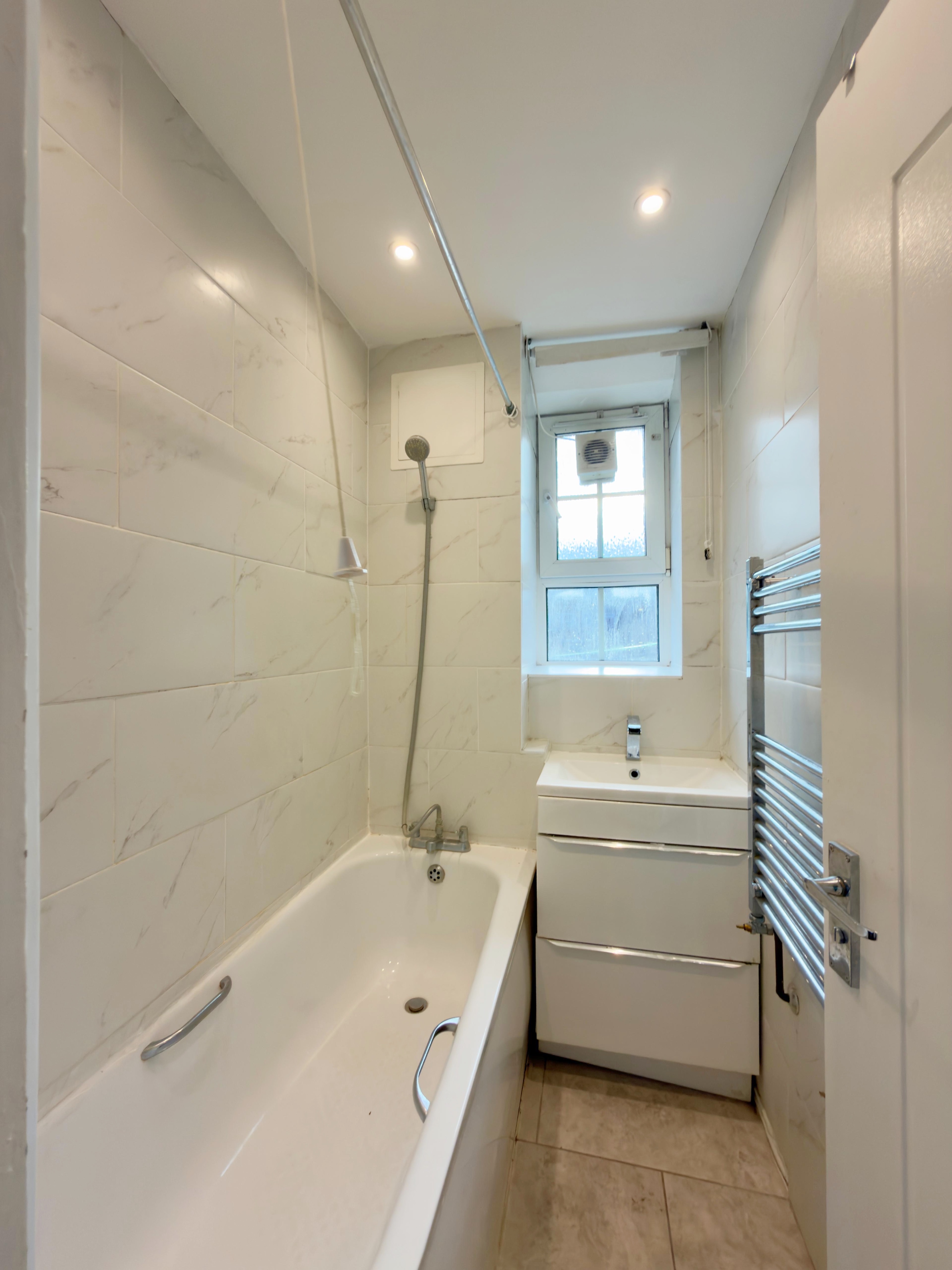 Spacious Rooms in Battersea / Stockwell with Living Room